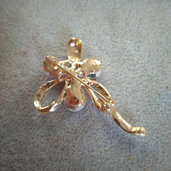 Elegant Pink and Gold Floral Brooch - Picture 5 of 5